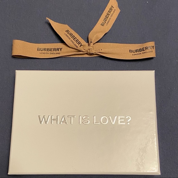 Burberry postcard set - Picture 8 of 9